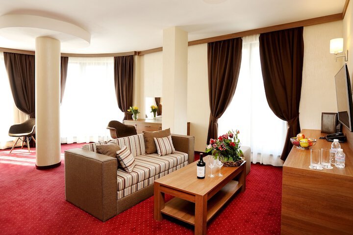 Room 35 of 64