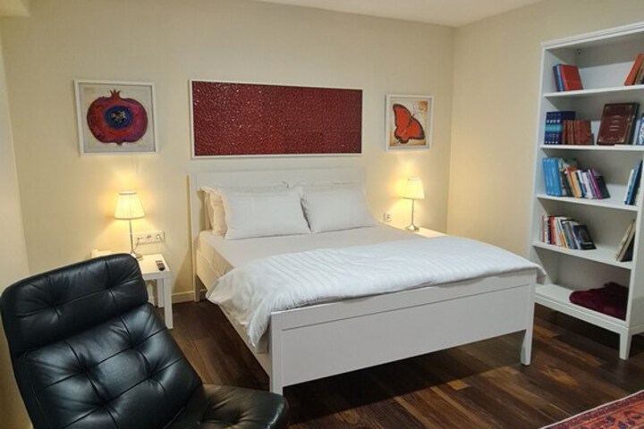 Room 10 of 81