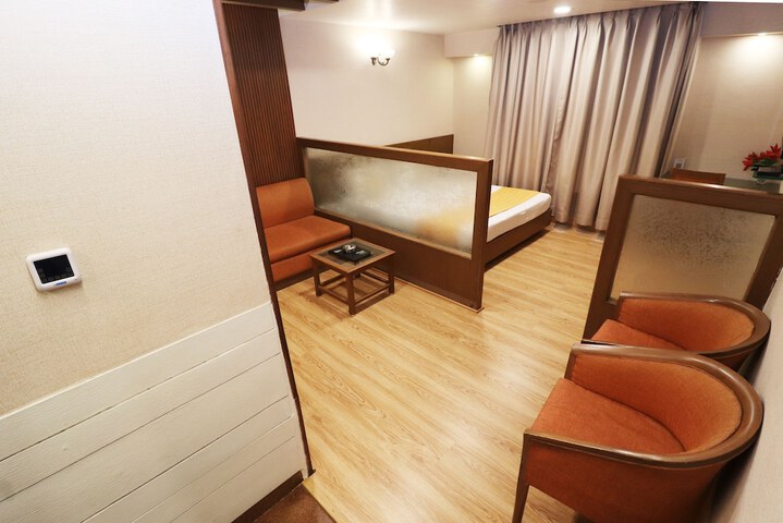 Room 6 of 68