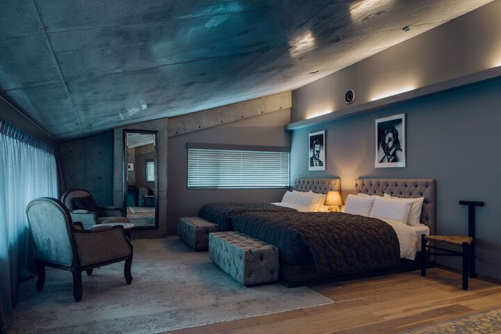 Room 11 of 50