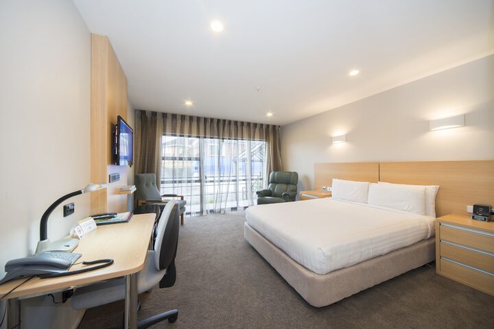 Room 5 of 82