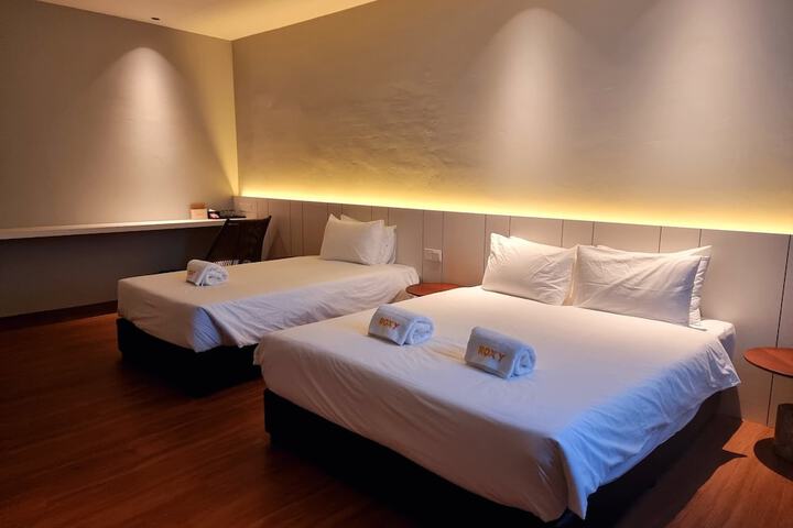 Room 16 of 25