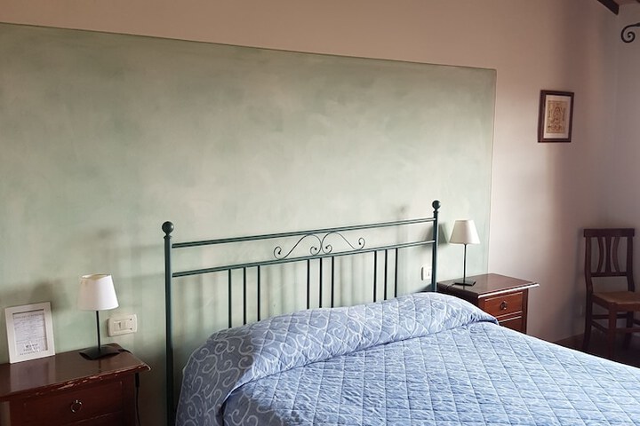 Room 10 of 72