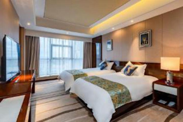 Room 9 of 10