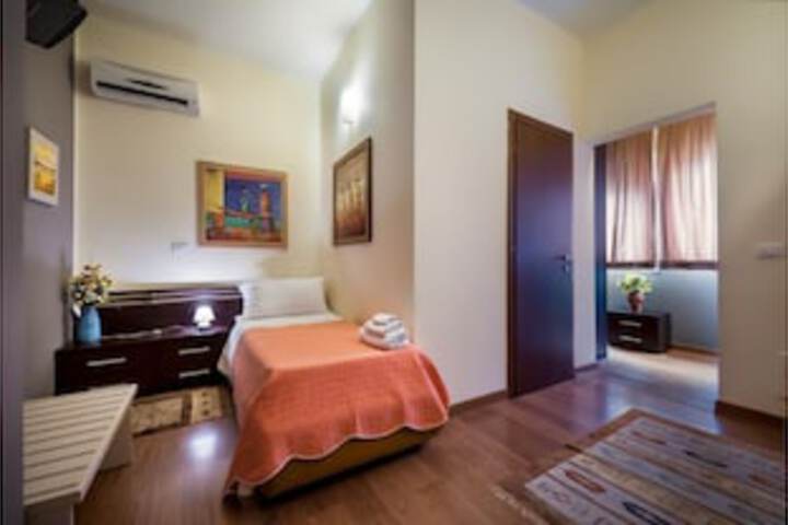 Room 7 of 50
