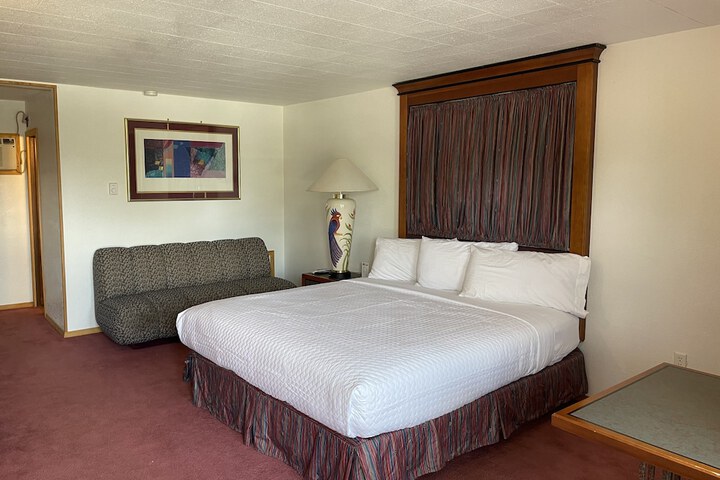 Room 7 of 34