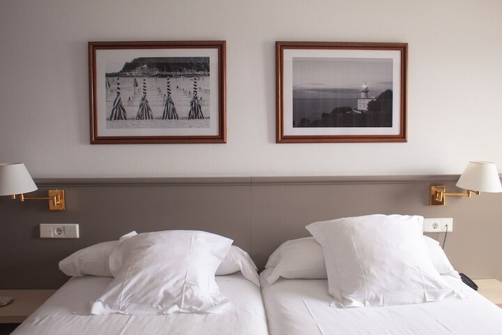 Room 6 of 30