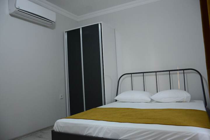 Room 9 of 27