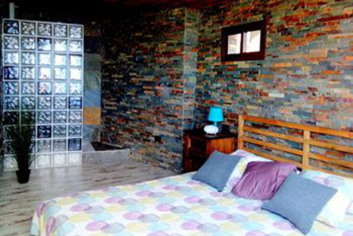 Room 13 of 28