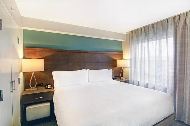 Suite Queen Bed 2 Bedrooms (25 of 26)