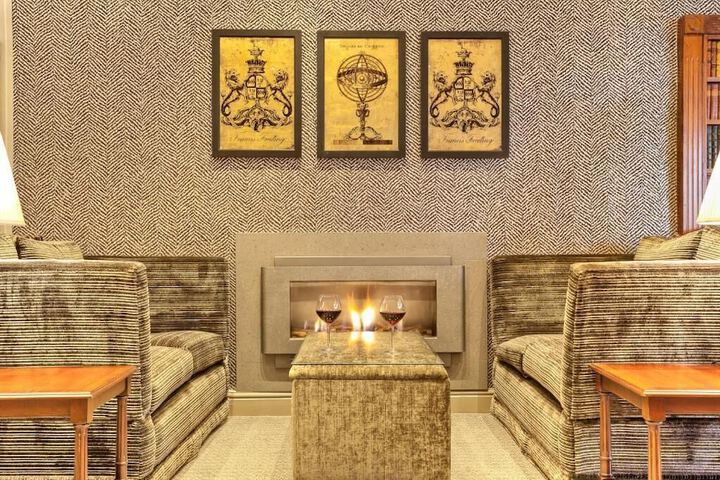 Lounge 116 of 123