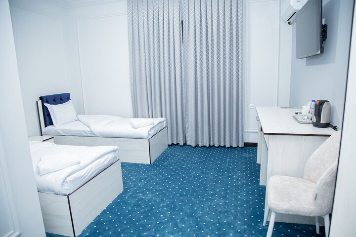 Room 5 of 10