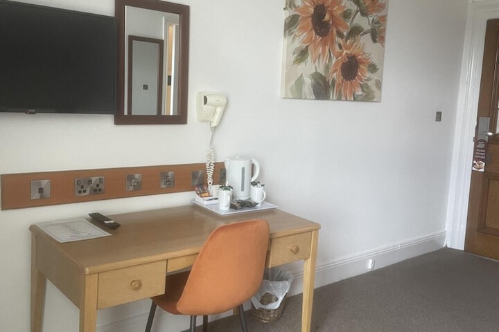 Room 18 of 49