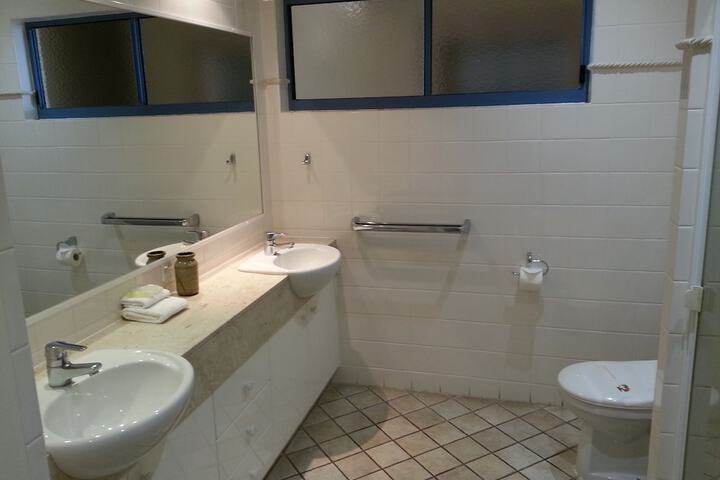 Room 154 of 200