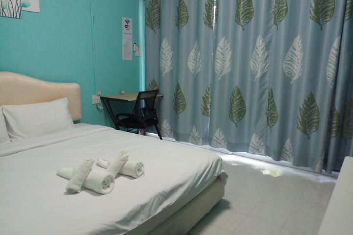 Room 7 of 32