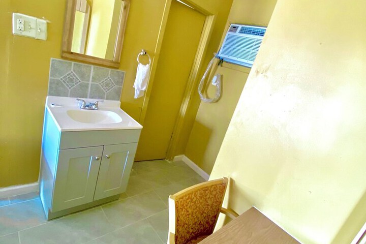Room 6 of 38