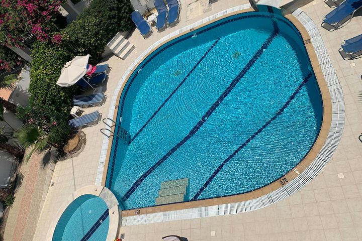 Hotel with Pool