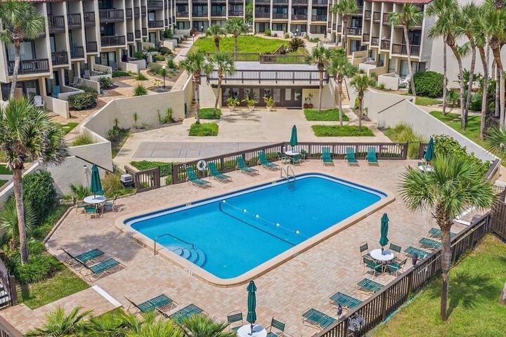 Pool 17 of 29