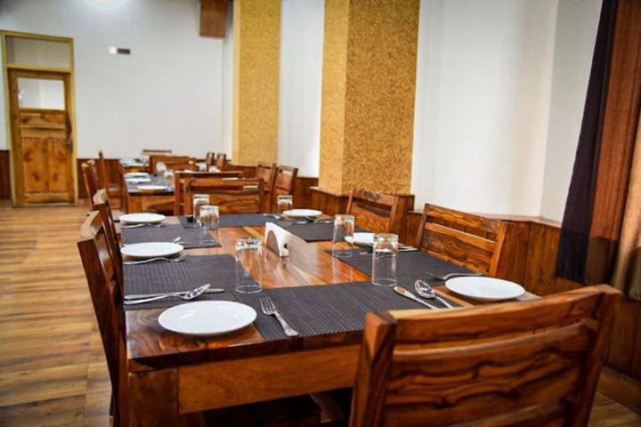 Dining 50 of 76