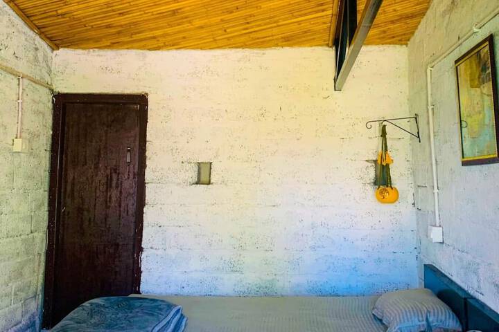 Room 4 of 53