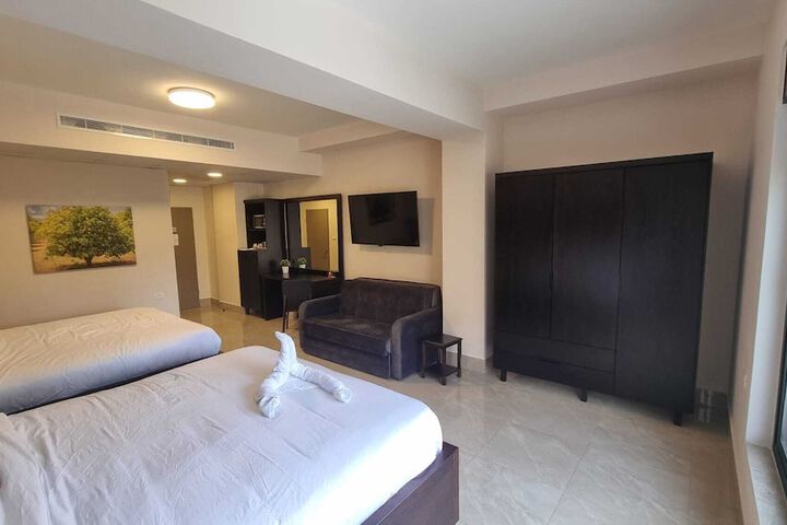 Room 96 of 243
