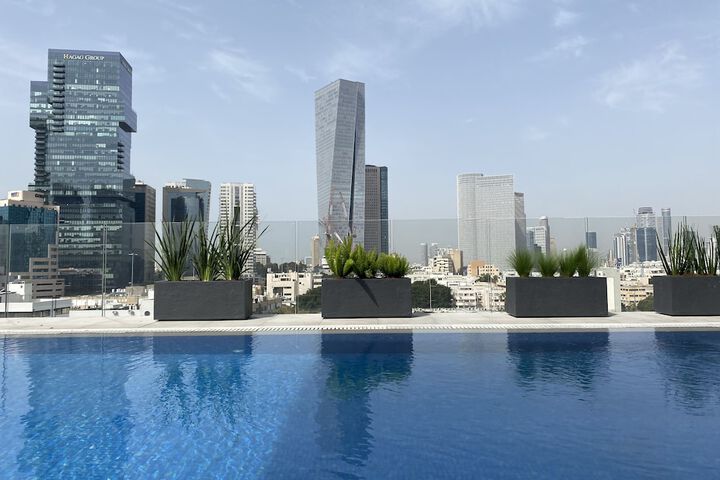 Pool 28 of 38