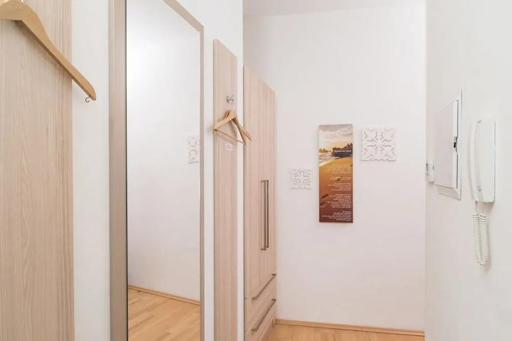 Room 2 of 17