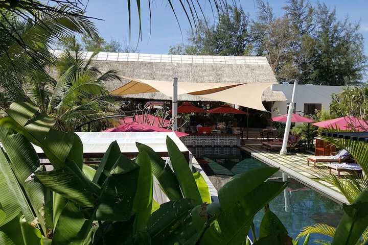 Hotel with Pool