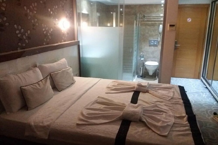 Room 7 of 43