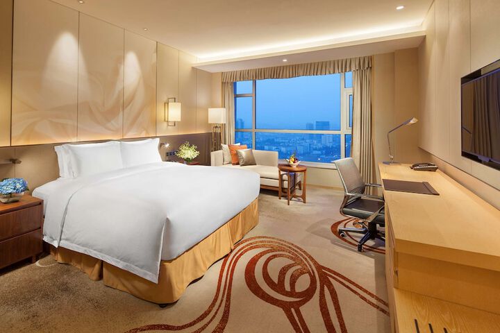 Room 10 of 70