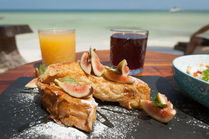 Lounge 39 of 50