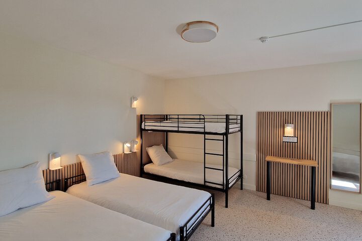 Room 21 of 43
