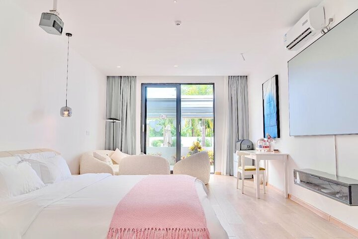 Room 50 of 107