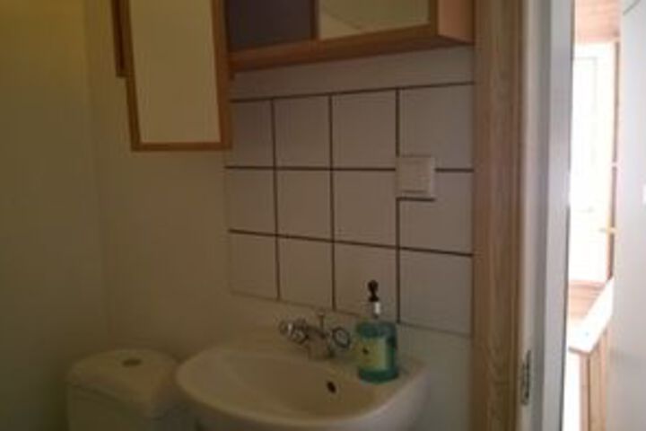 Room 4 of 32