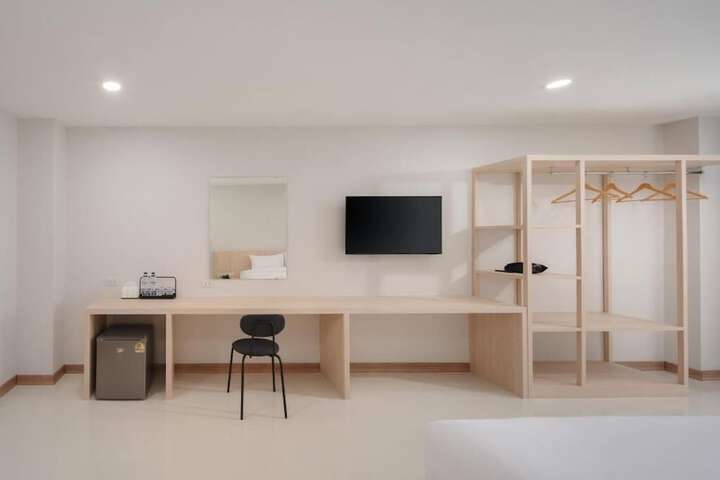 Room 12 of 13