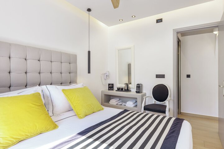 Room 42 of 177