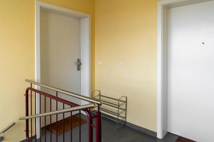Room 12 of 16