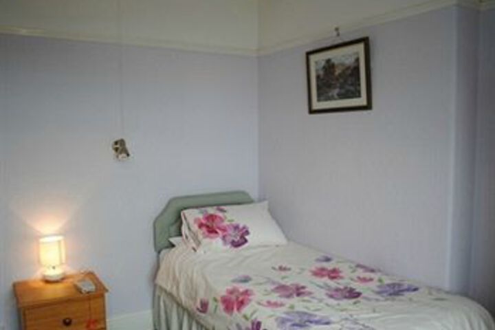 Room 5 of 13