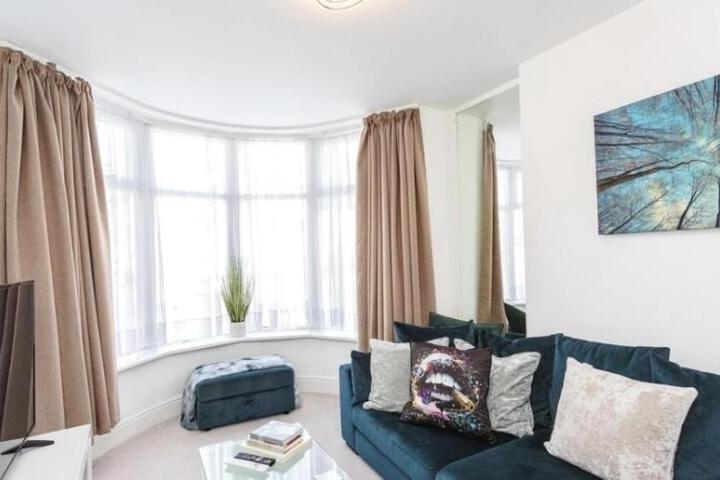 Blackpool Abode - Aurora