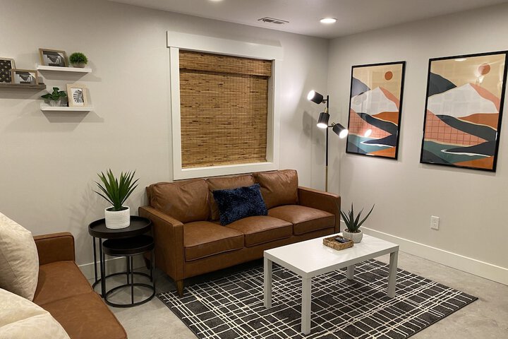 Lounge 251 of 426