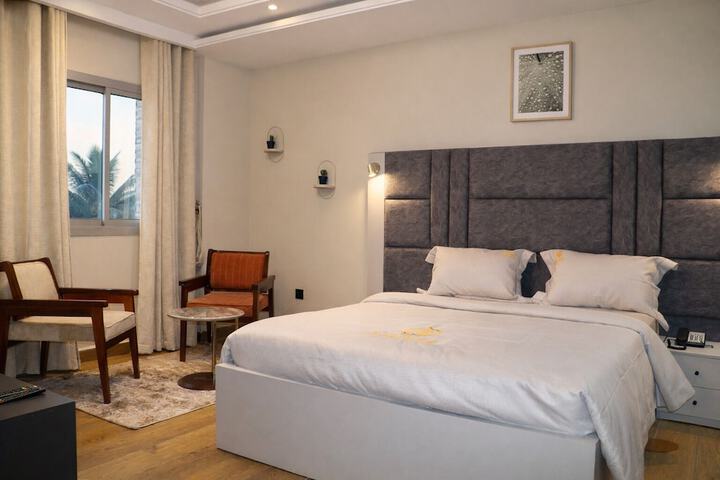 Room 18 of 170