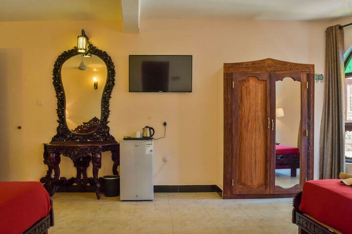 Room 74 of 163