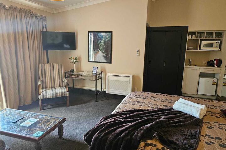 Room 35 of 104