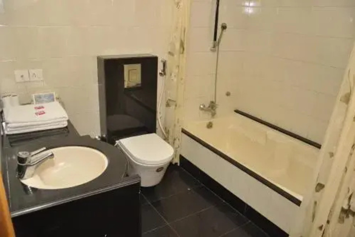 Room 6 of 16