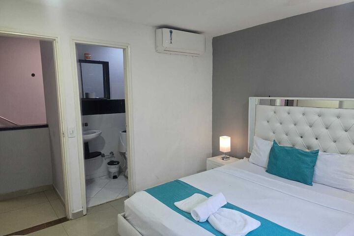 Room 5 of 15