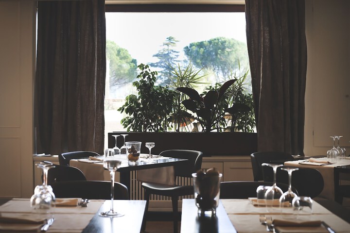Dining 51 of 69