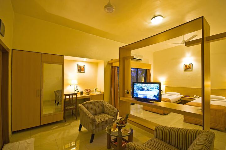 Room 10 of 98