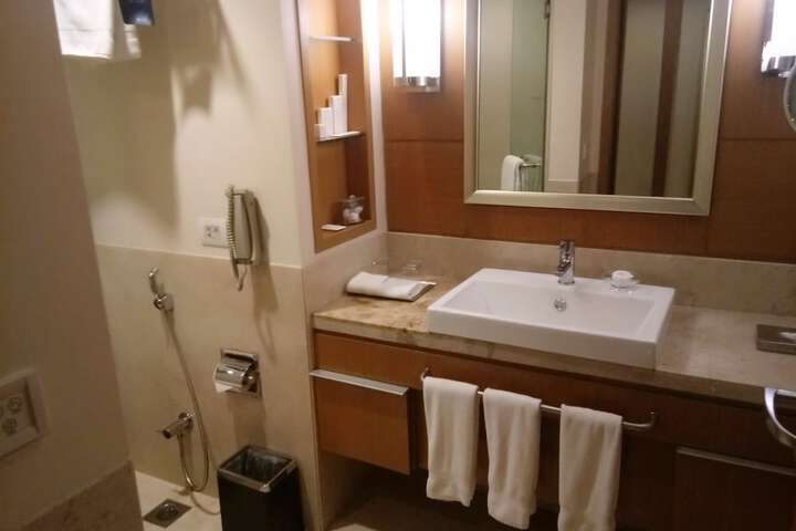 Room 33 of 116