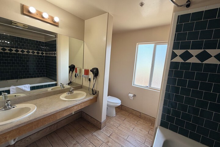 Room 46 of 62