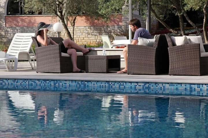 Pool 21 of 57